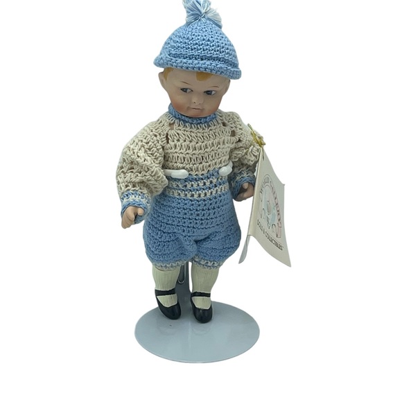 Porcelain Buster Doll Patricia Loveless Porcelain Valuable Home Décor Display - Picture 12 of 15